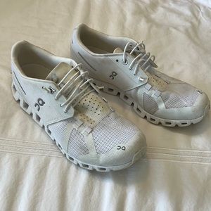 On Cloud womens 5 Running Shoes Size 8 All White
